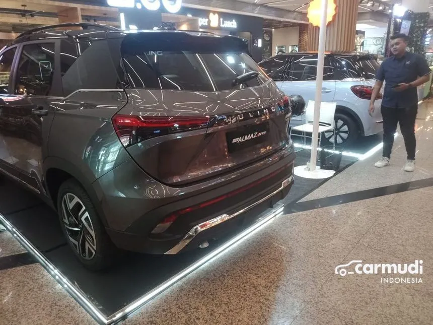 2024 Wuling Almaz RS Hybrid Wagon