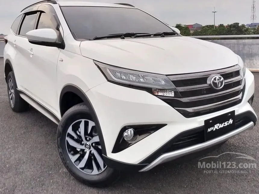 Jual Mobil Toyota Rush 2025 G 1.5 di Jawa Barat Automatic SUV Putih Rp 235.000.000