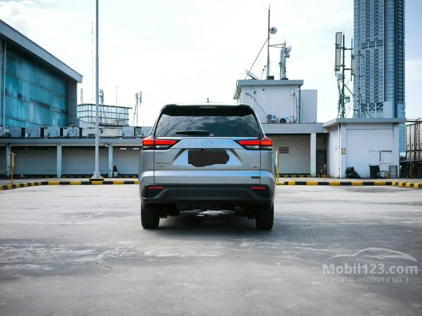 2022 Toyota Kijang Innova Zenix V Wagon