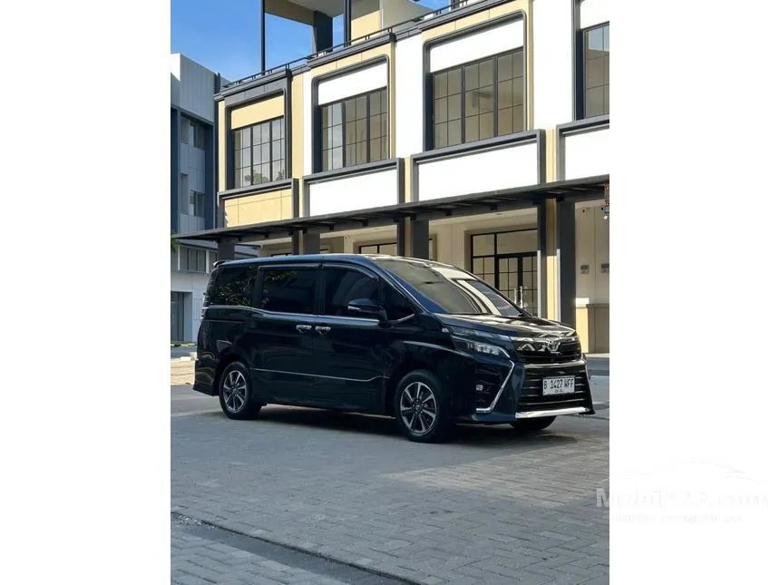 2018 Toyota Voxy MPV