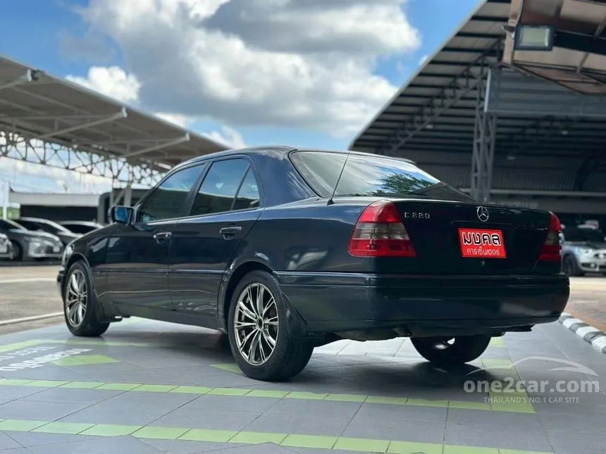1997 Mercedes-Benz C220 Sedan