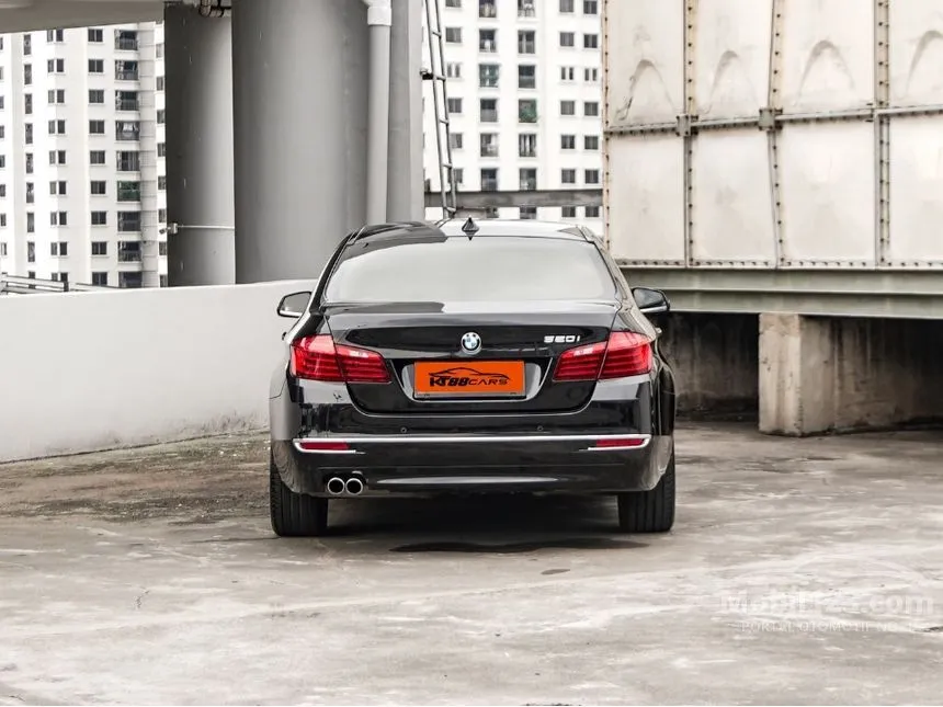 2015 BMW 520i Luxury Sedan