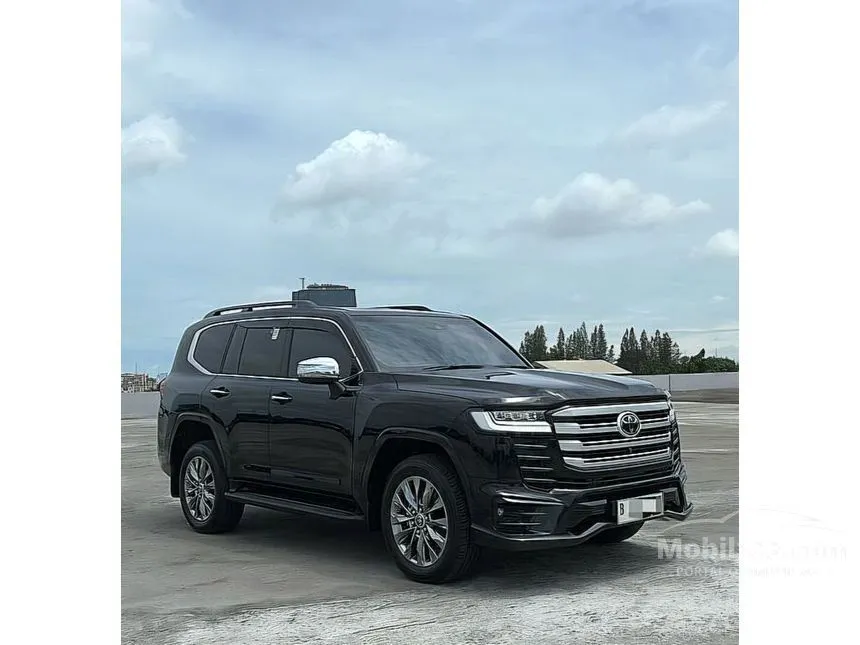 Jual Mobil Toyota Land Cruiser 2023 300 VX