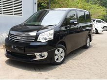 2013 Toyota NAV1 2.0 V MPV