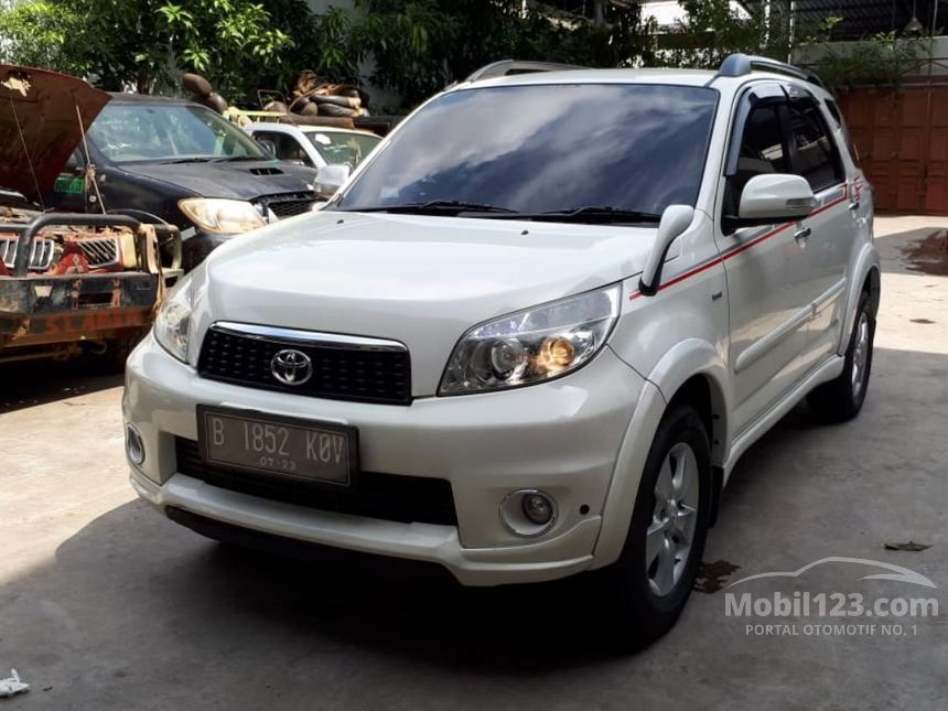 Jual Mobil  Toyota  Rush  2013 S 1 5 di Jawa  Barat  Automatic 