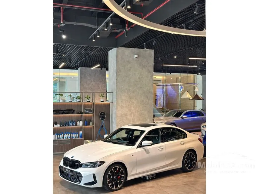 2025 BMW 330i M Sport Pro Sedan