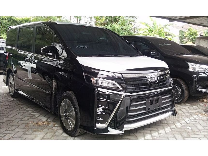 Toyota voxy 2019 фото