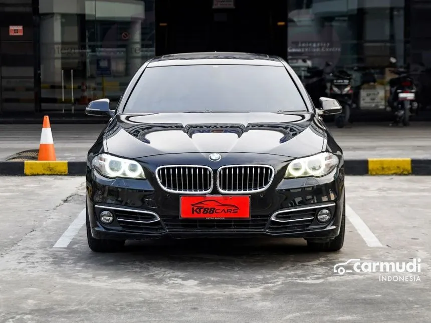 2015 BMW 528i Luxury Sedan