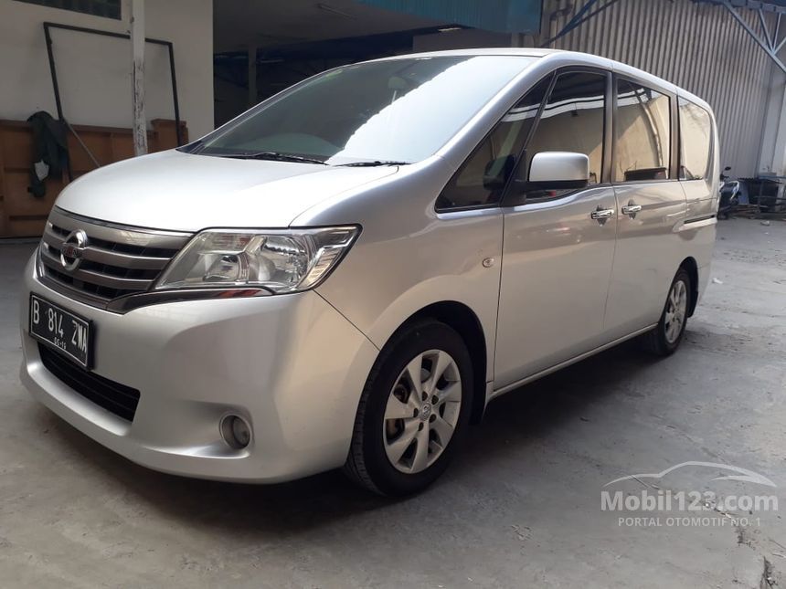 Jual Mobil Nissan Serena 2013 X 2.0 di Jawa Barat 