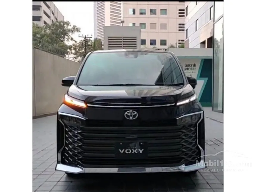 Jual Mobil Toyota Voxy 2024 2.0 di Banten Automatic Van Wagon Hitam Rp 602.000.000