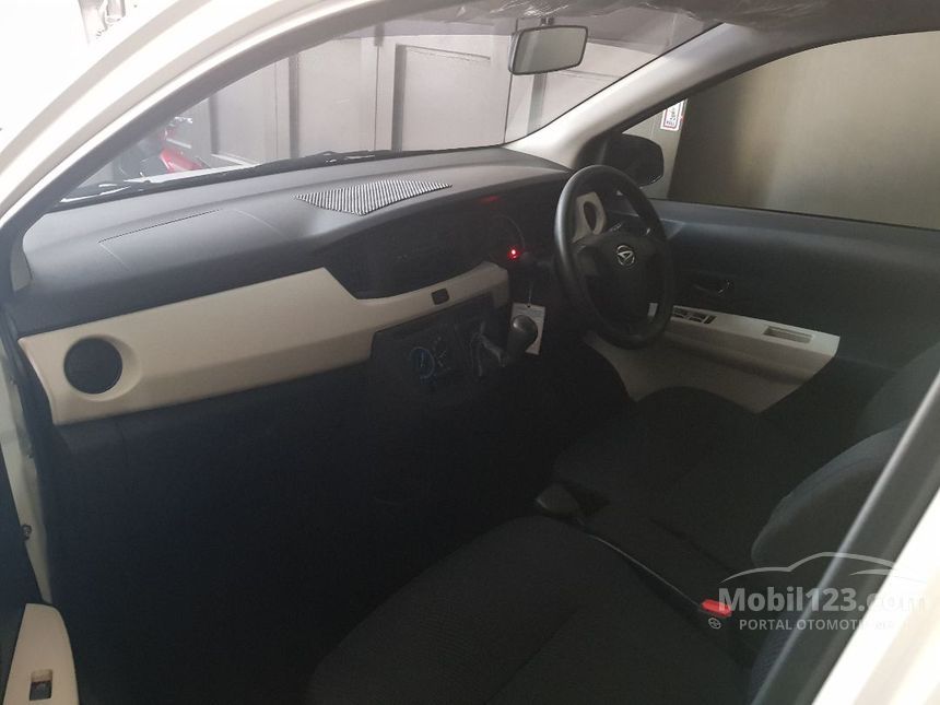 2016 Daihatsu Sigra M MPV