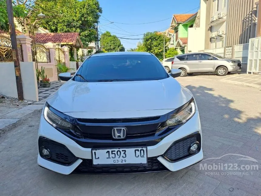 Jual Mobil Honda Civic 2018 E 1.5 di Jawa Timur Automatic Hatchback Putih Rp 365.000.000
