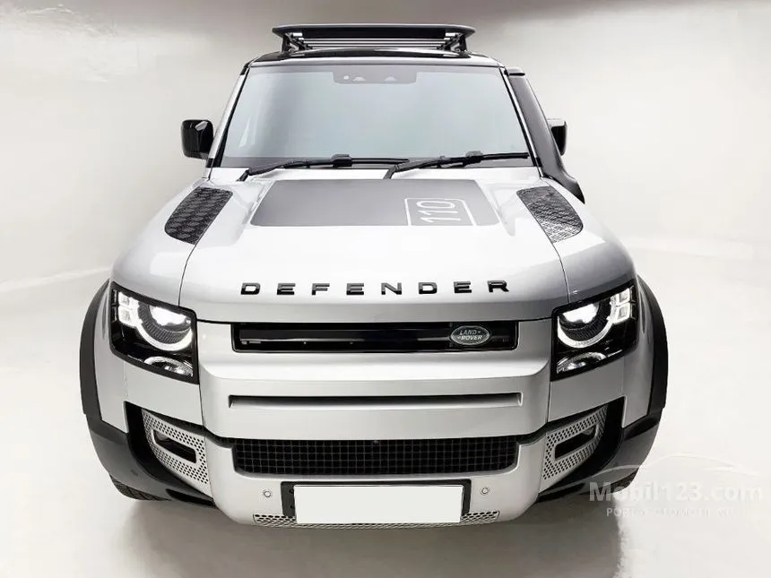 Jual Mobil Land Rover Defender 2020 110 D200 First Edition 2.0 di DKI Jakarta Automatic SUV Silver Rp 2.100.000.000