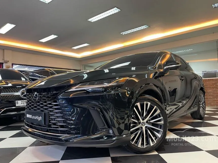 Jual Mobil Lexus RX 350h 2023 Luxury 2.5 di DKI Jakarta Automatic SUV Hitam Rp 1.425.000.000