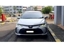 2021 Toyota Corolla Altis 1.8 V Sedan silver km 46 ribuan