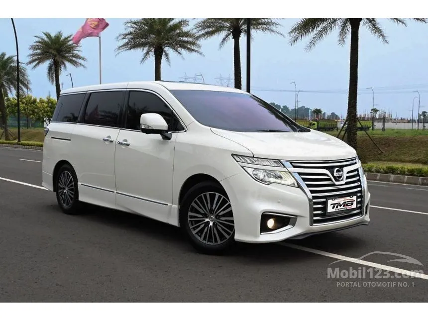 2014 Nissan Elgrand Highway Star MPV