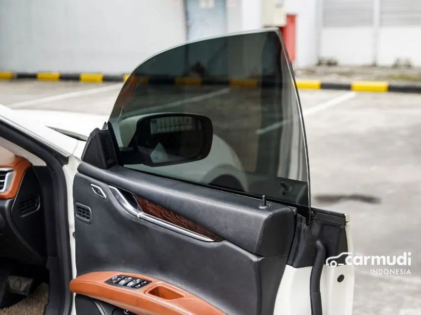 2015 Maserati Ghibli Sedan