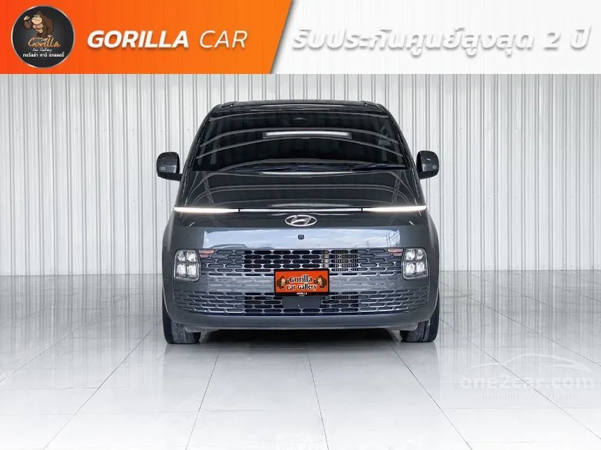 2022 Hyundai Staria SEL Van