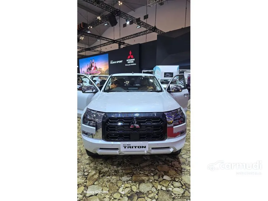 Jual Mobil Mitsubishi Triton 2024 ULTIMATE Dual Cab 2.4 di Kalimantan Barat Automatic Pick