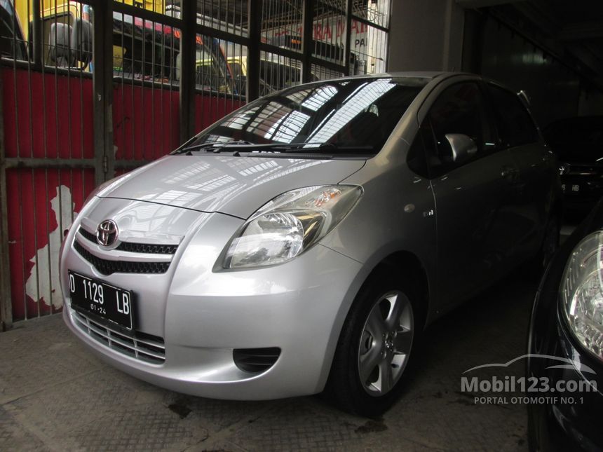 2015 Toyota Yaris E Hatchback