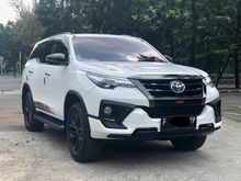 2020 Toyota Fortuner 2.4 VRZ TRD SUV SUPER LIKE NEW