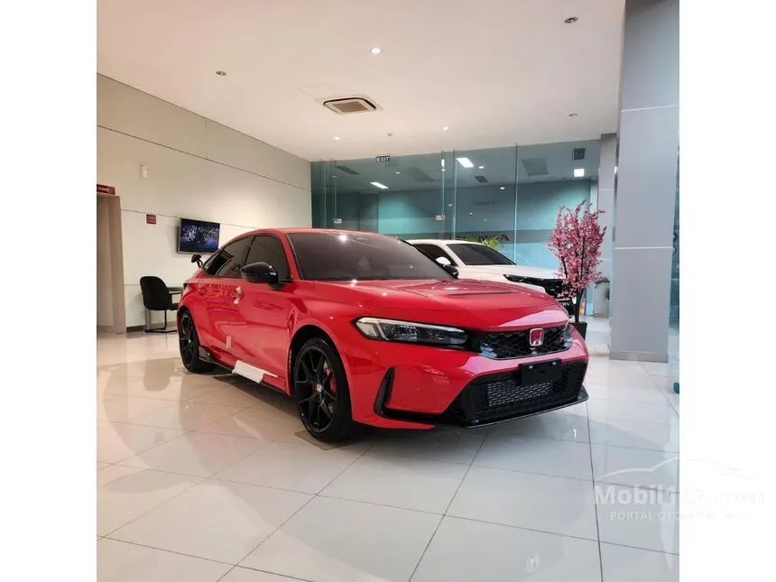 Jual Mobil Honda Civic 2023 Type R 2.0 di Jawa Timur Manual Hatchback Merah Rp 1.348.800.000