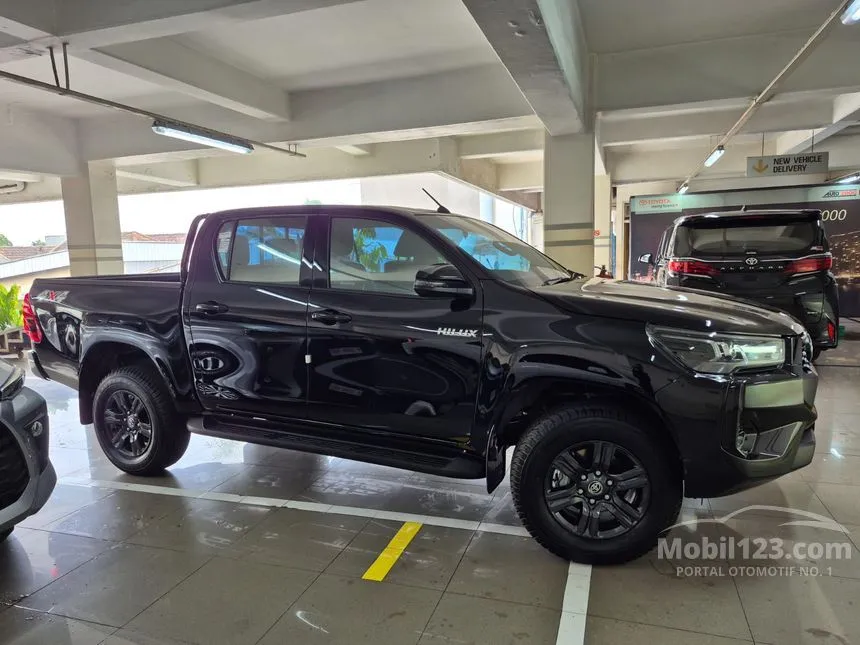 2025 Toyota Hilux V Double Cab 4X4 Pickup