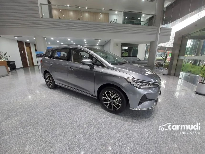 2025 BYD M6 EV Standard Wagon