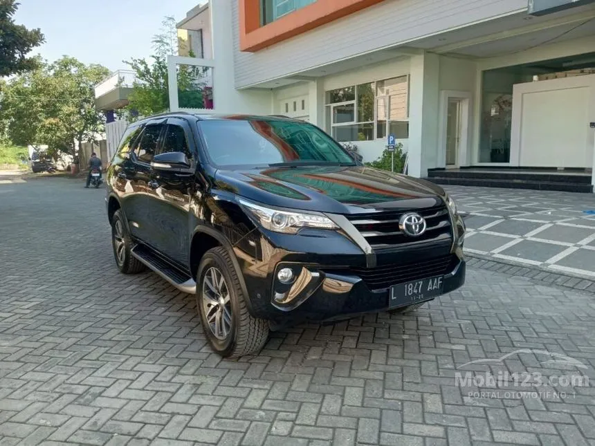 Jual Mobil Toyota Fortuner 2016 VRZ 2.4 di Jawa Timur Automatic SUV Hitam Rp 360.000.000