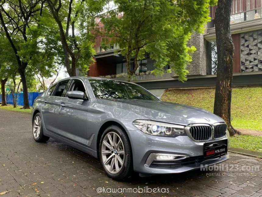 Jual Mobil BMW 520i 2018 Luxury 2.0 di DKI Jakarta Automatic Sedan Abu
