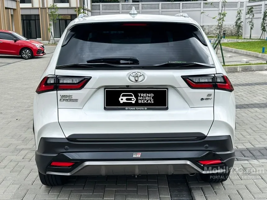 2023 Toyota Yaris Cross S HV (2 Tone) with GR Parts Aero Pkg SUV