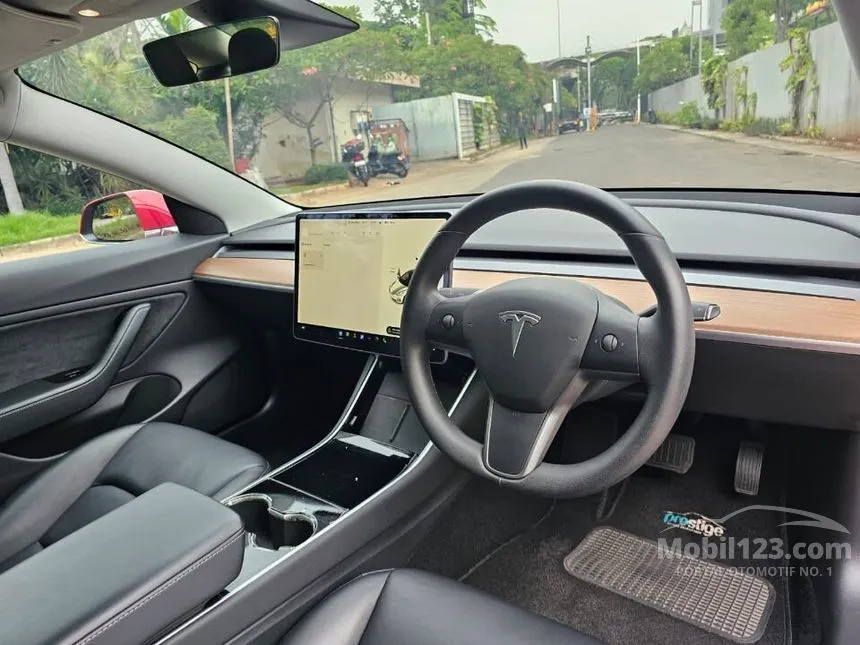 2020 Tesla Model 3 Standard Range Sedan