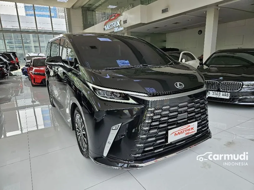 2024 Lexus LM 350h 4 Seater MPV