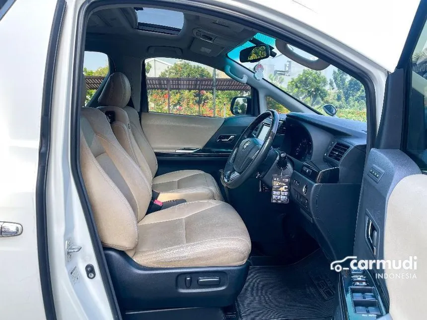2014 Toyota Alphard SC MPV