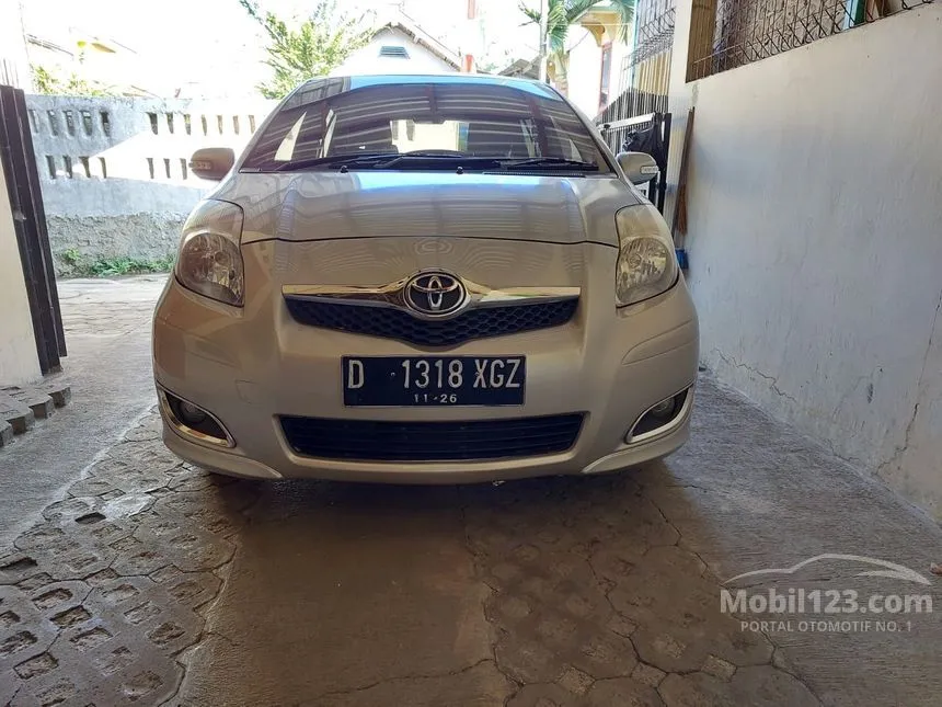Jual Mobil Toyota Yaris 2011 E 1.5 di Jawa Barat Automatic Hatchback Silver Rp 107.000.000