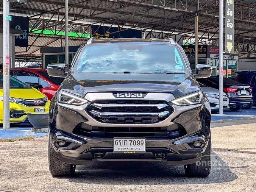 2022 Isuzu MU-X Ultimate SUV