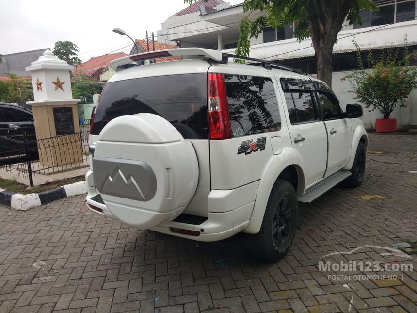 Jual Mobil  Ford  Everest  2009 10 S 2 5 di Jawa  Timur  Manual 