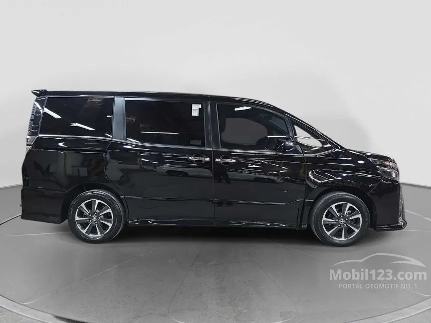 2021 Toyota Voxy MPV
