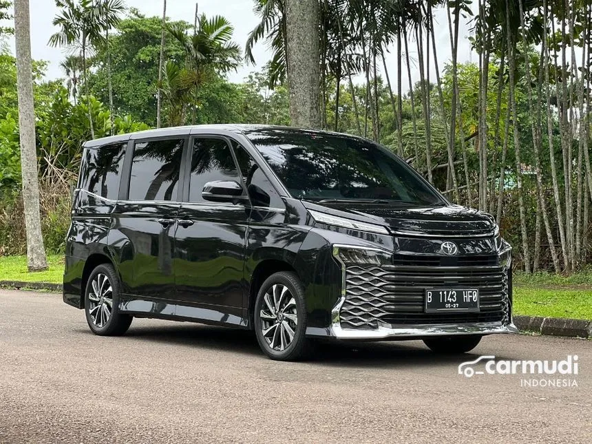 2022 Toyota Voxy Van Wagon