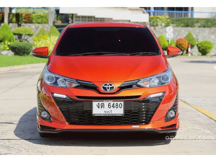 2018 Toyota YARIS G Hatchback