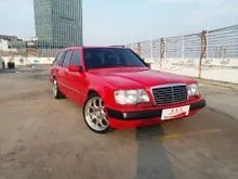 1986 Mercedes-Benz 300 3.0 E Sedan