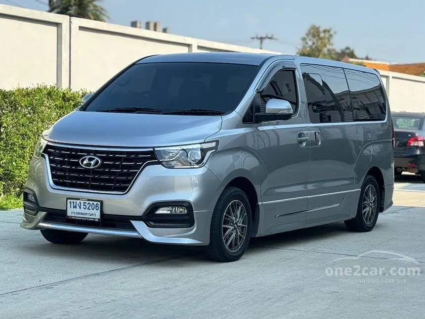 2022 Hyundai H-1 Deluxe Van