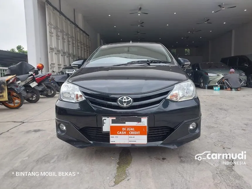 2013 Toyota Etios Valco G Hatchback