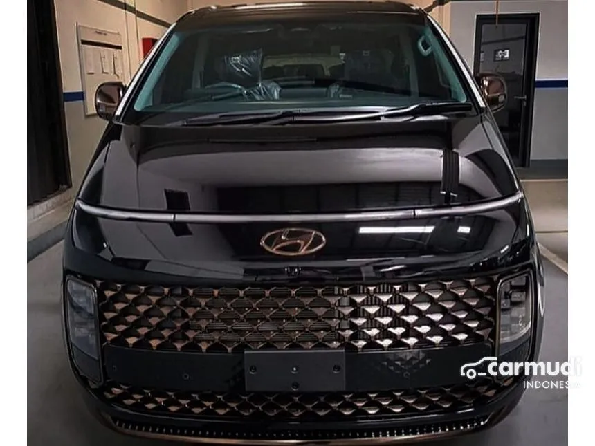 Jual Mobil Hyundai Staria 2024 Signature 7 2.2 di Banten Automatic Wagon Hitam Rp 1.020.500.000