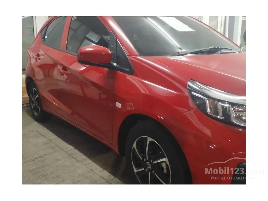 Jual Mobil Honda Brio 2024 E Satya 1.2 di Jawa Barat Automatic Hatchback Merah Rp 140.000.000