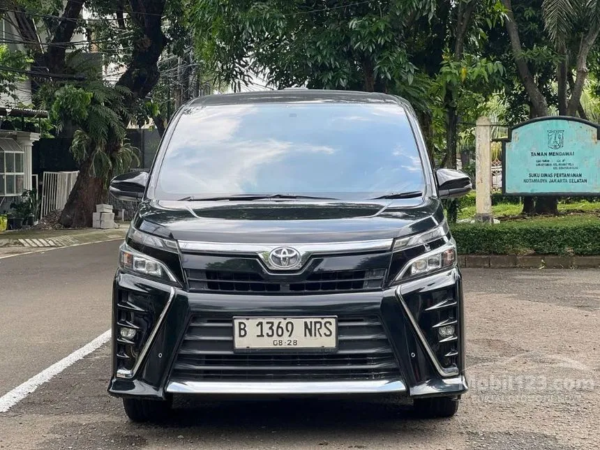 2018 Toyota Voxy MPV