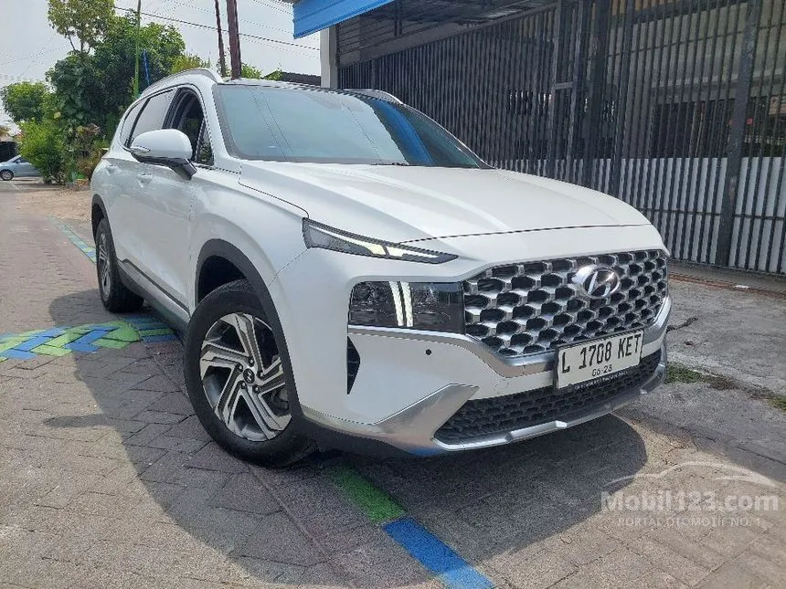 Jual Mobil Hyundai Santa Fe 2023 CRDi Signature 2.2 di Jawa Timur Automatic SUV Putih Rp 580.000.000