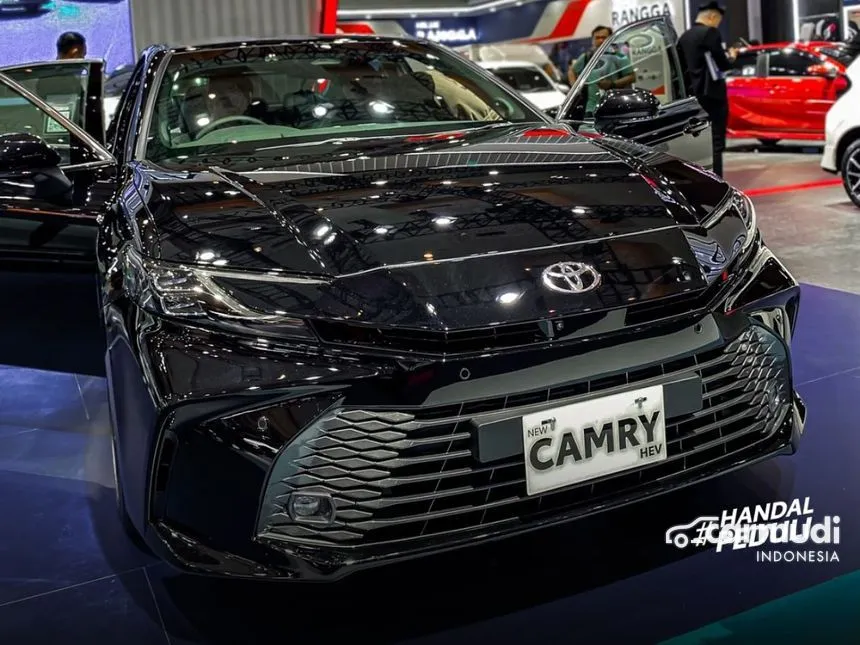 2025 Toyota Camry HEV Sedan