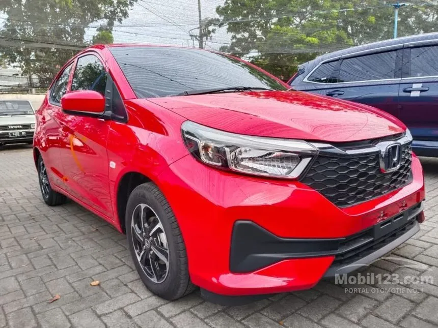 Jual Mobil Honda Brio 2023 E Satya 1.2 di Jawa Timur Manual Hatchback Merah Rp 169.400.000