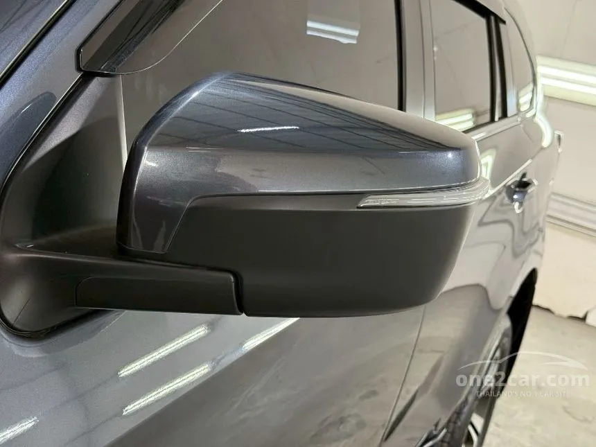 2023 Isuzu MU-X Ultimate SUV